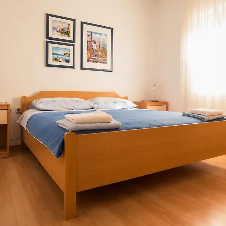 Dada By Interhome Ferienhaus Rovanjska